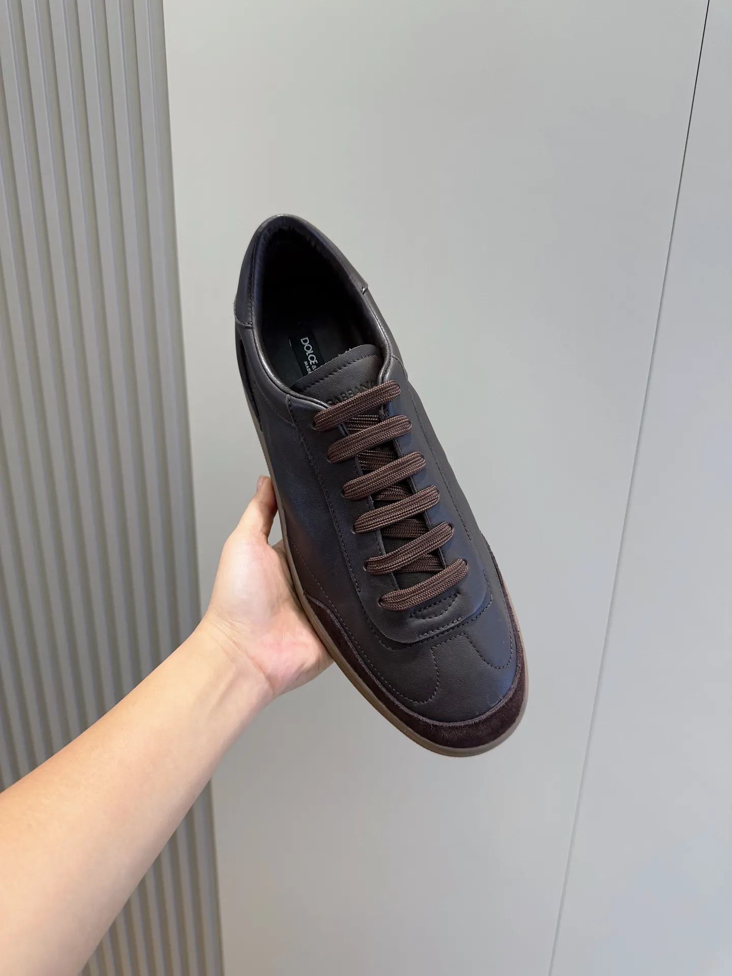 Men's Men's Shoes💰400 [New Style]🐏🐏DG men's calfskin sneakers Portofino Yacht shoes, simple and versatile design, unique saddle leather soles. The Dolce &G logo rear wing is the icing on the cake. Imported cowhide + rubber outsole Size: 39-44 (customized at 38.45)